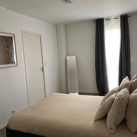 Maison Spacieuse Et Confortable 100M2 Avec Jardin Val-de-Reuil Buitenkant foto