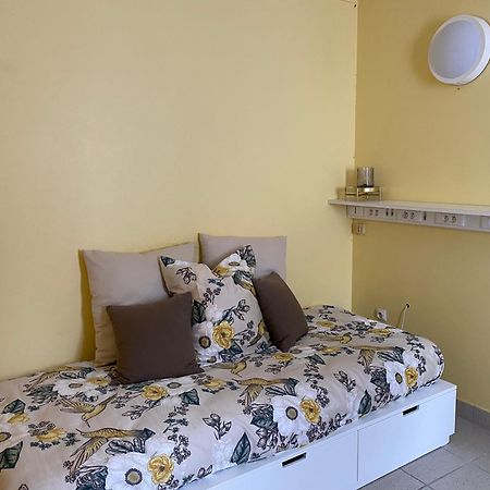 Maison Spacieuse Et Confortable 100M2 Avec Jardin Val-de-Reuil Buitenkant foto